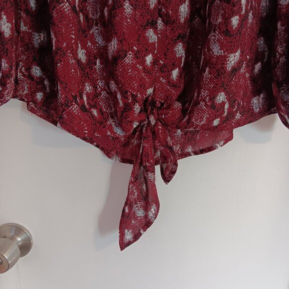Women's West Kei Burgundy Snake Print Boho Blouse Size S NEW WITHOUT TAGS - Picture 2 of 6